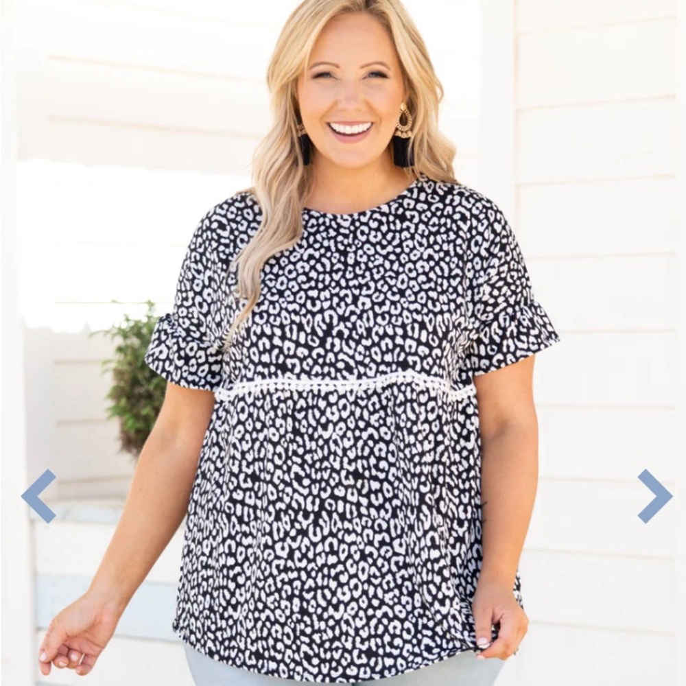 Chic Soul Black and White Leopard Print Blouse